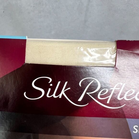 Silk Reflections NWT‎ Silky Sheer Control Top Sheer Toe PEARL Style 717 Sz AB/SM - Picture 5 of 7
